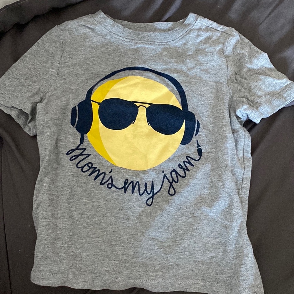 Old Navy size 4T gray and yellow “Moms my jam” t-shirt